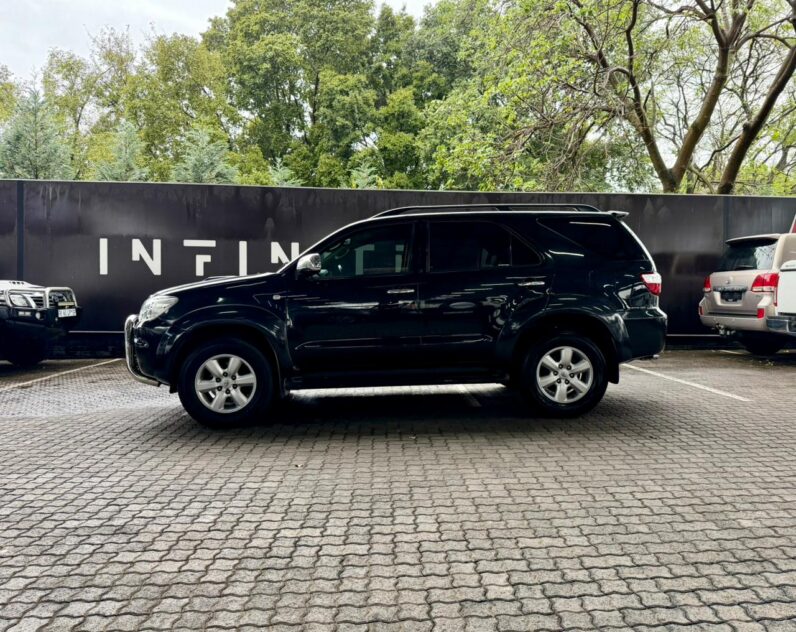 2010 Toyota Fortuner 3.0 D-4D R/body At Black