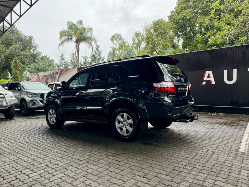 2010 Toyota Fortuner 3.0 D-4D R/body At Black