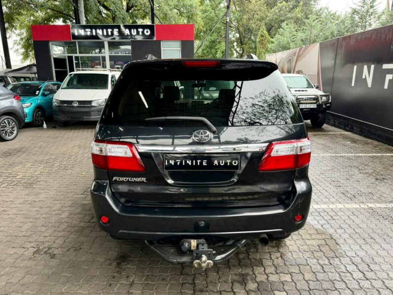 2010 Toyota Fortuner 3.0 D-4D R/body At Black