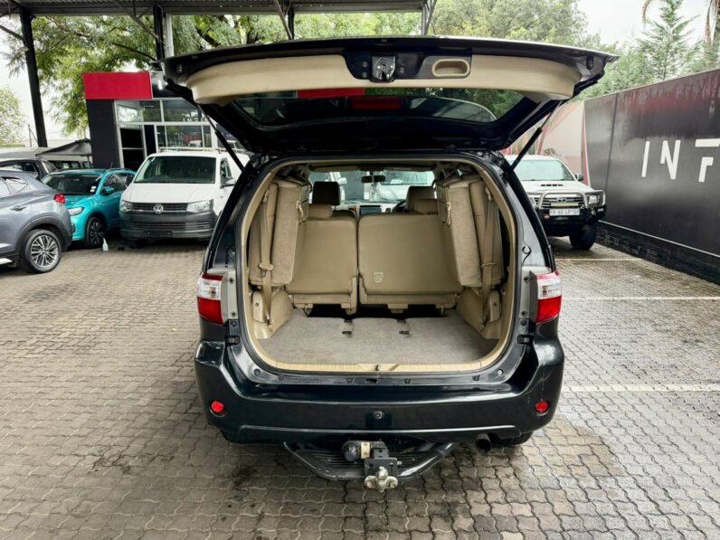 2010 Toyota Fortuner 3.0 D-4D R/body At Black
