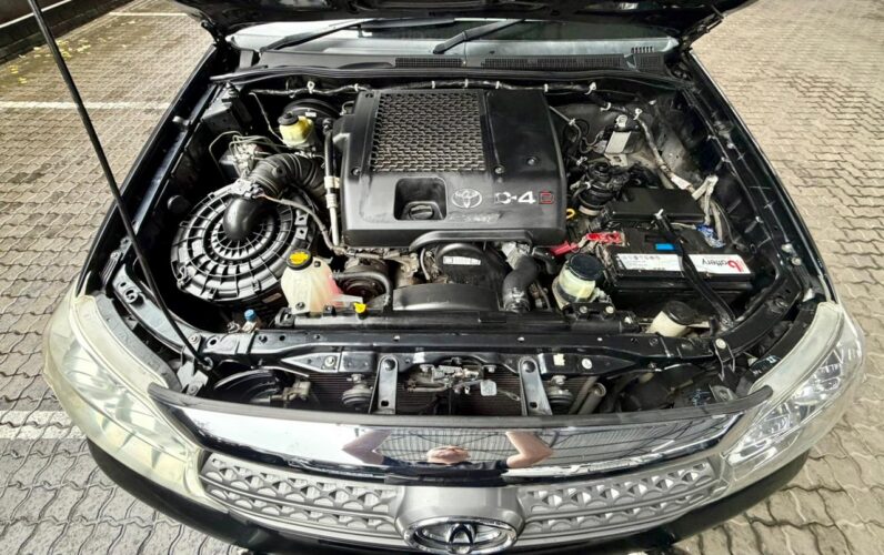 2010 Toyota Fortuner 3.0 D-4D R/body At Black