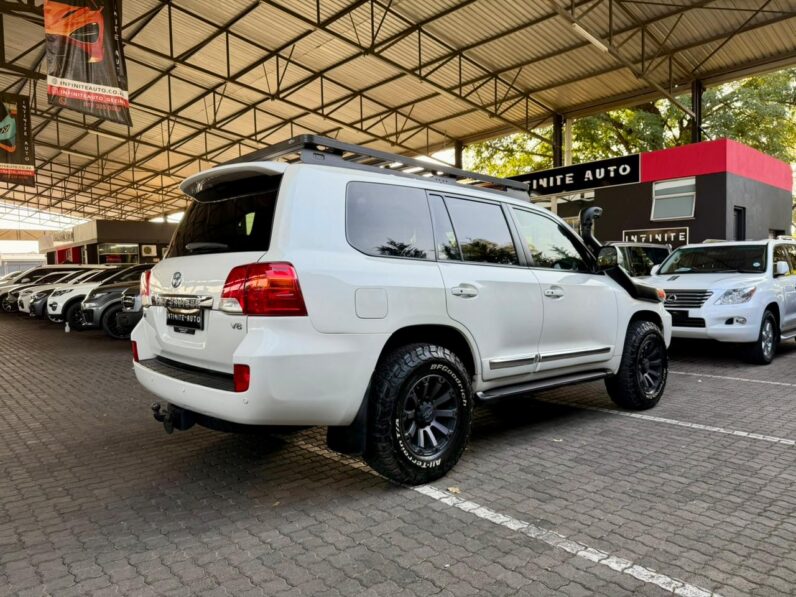 2014 Toyota Land Cruiser 200 4.6 V8 Vx At White