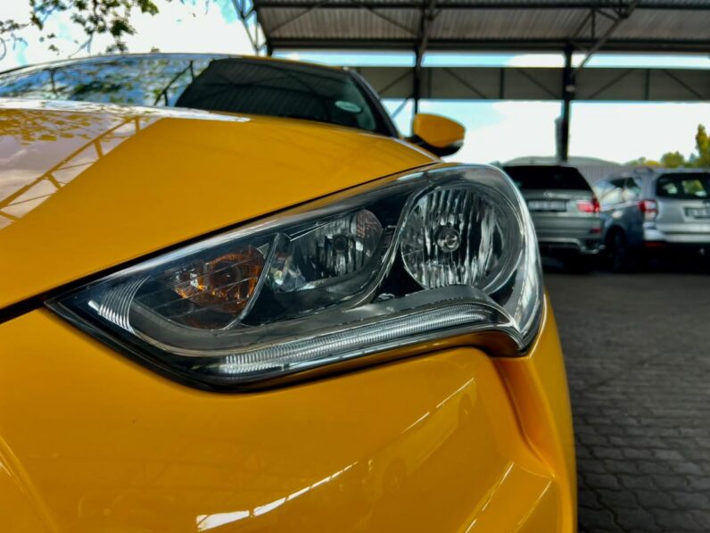 2013 Hyundai Veloster 1.6 Gdi Executive Yellow