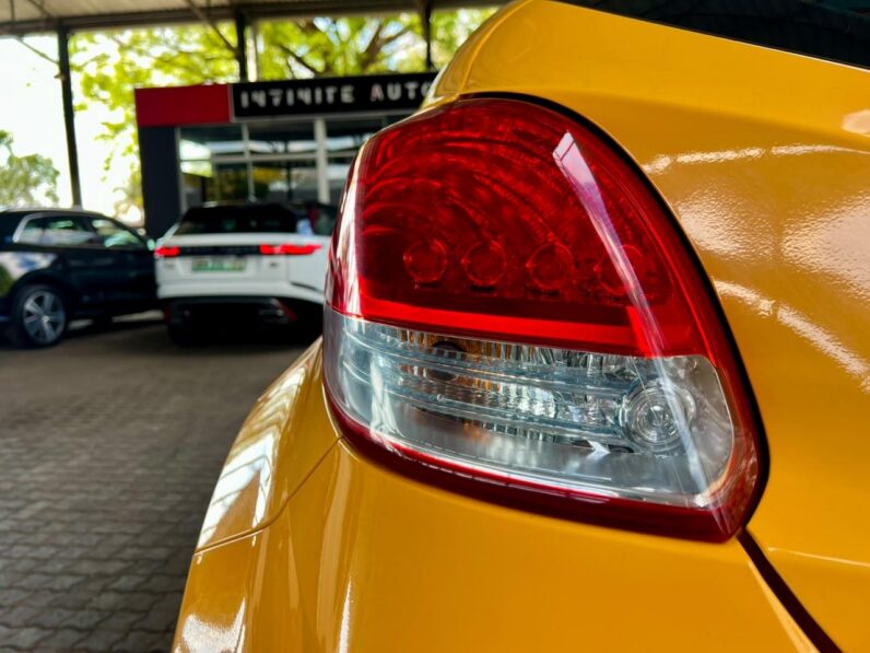 2013 Hyundai Veloster 1.6 Gdi Executive Yellow