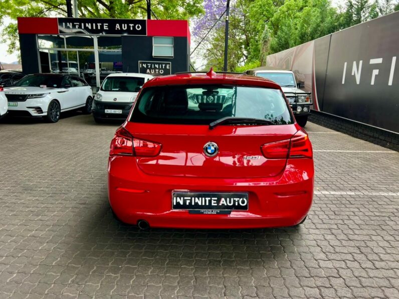 2016 BMW 1 Series 5-Door Facelift 120i Steptronic Red